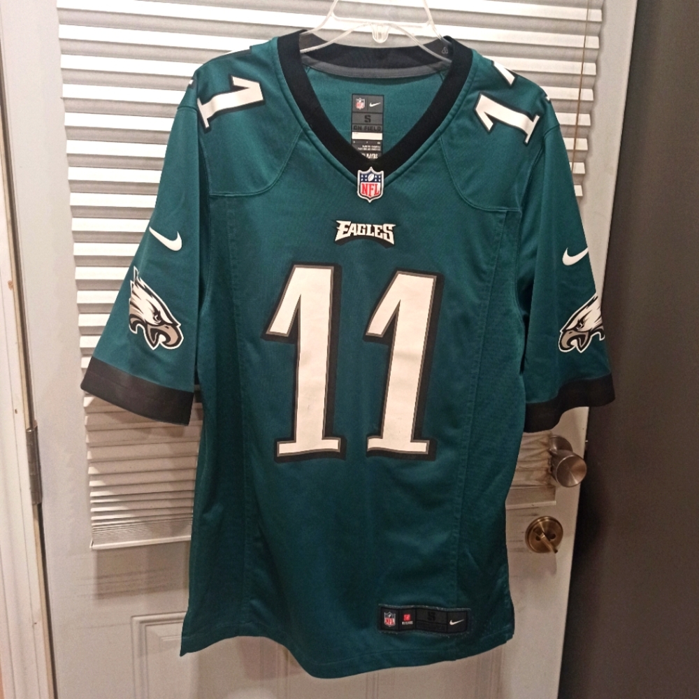 Nike fhiladelpia eagles jersey Wentz 11 player onfieldsize small Fits Medium
